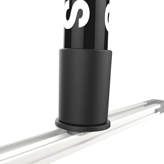 Mocowanie kamery Tough-Pole™ zakończone adapterem do szyn Tough-Track™ o całkowitej długości 23"