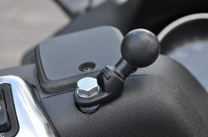 Uchwyt do Sony Action Cam & Sony Action Cam z Wi-Fi® montowany do uchwytu lusterka w motocyklu